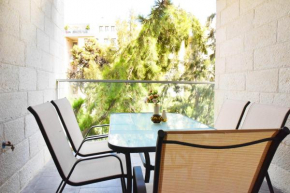 Luxury 3BDR Garden Of Eden Jerusalem Center